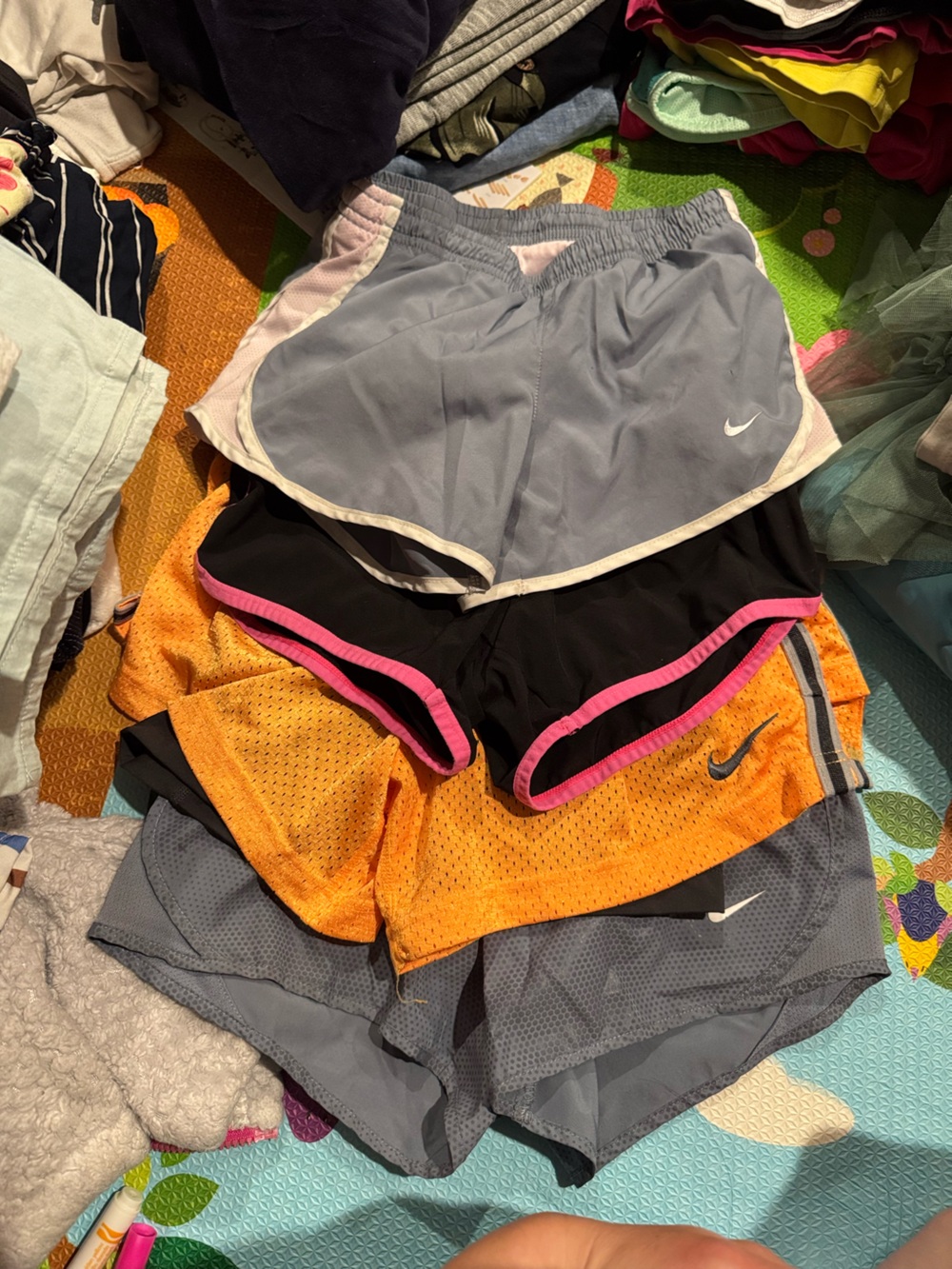 Bundle of 4 kids shorts Nike Kids Athletic Shorts - Gray, Black, Orange S XS